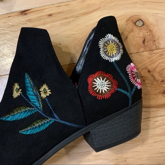 INDIGO RD. Booties Boho Suede Floral Embroidered 7 - Picture 3 of 15
